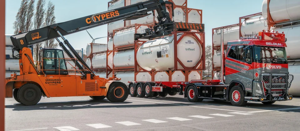 Trifleet-gas-tankcontainer-22BAR-24.600-liter-T50-20ft.jpg